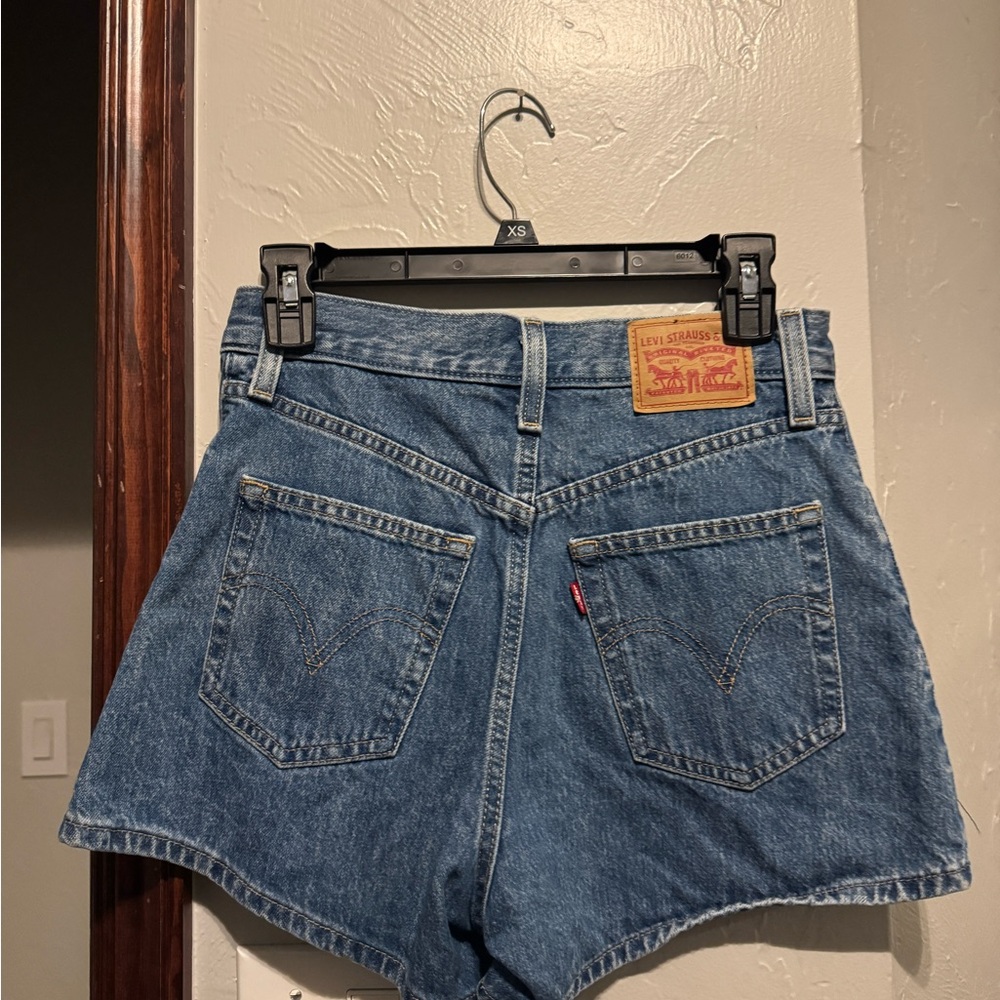 Levi’s Mom shorts